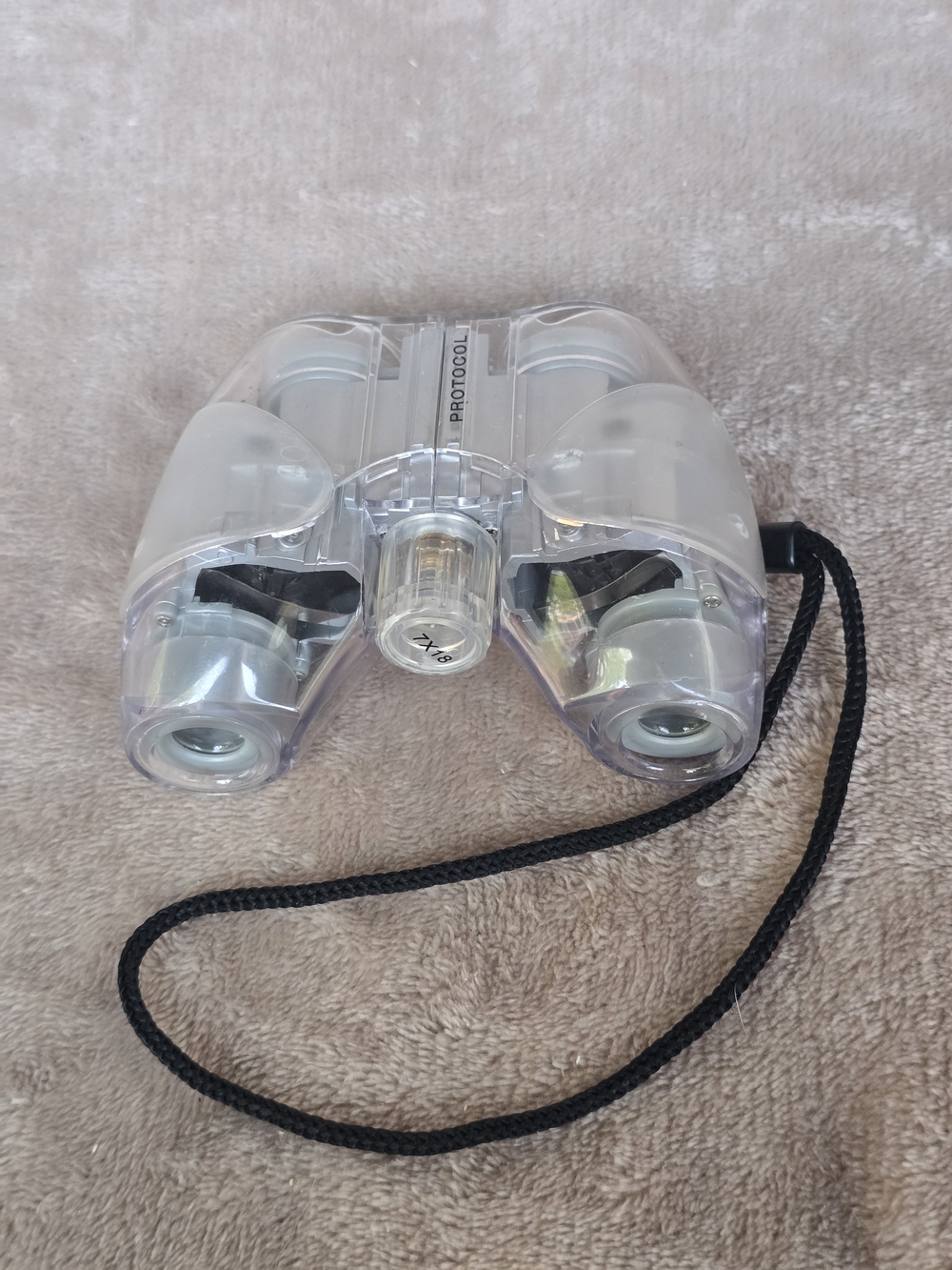 Pair of compact binoculars, model PROTOCOL 7X18
